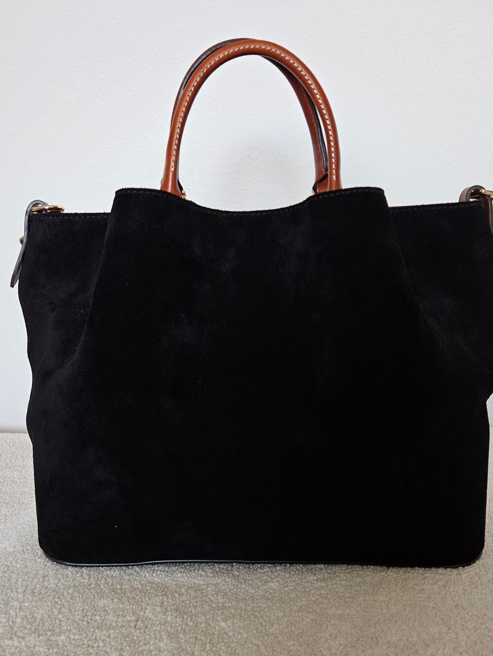 Dooney & Bourke Large Barlow - Black Suede - Matching Framed Purse - Picture 4 of 16
